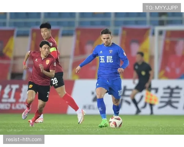 比赛官员如何分工?主裁、边裁和VAR各管什么?